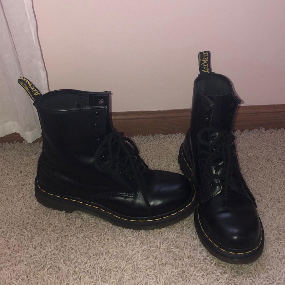 Dr Martens Women’s 1460 Smooth Black Boots